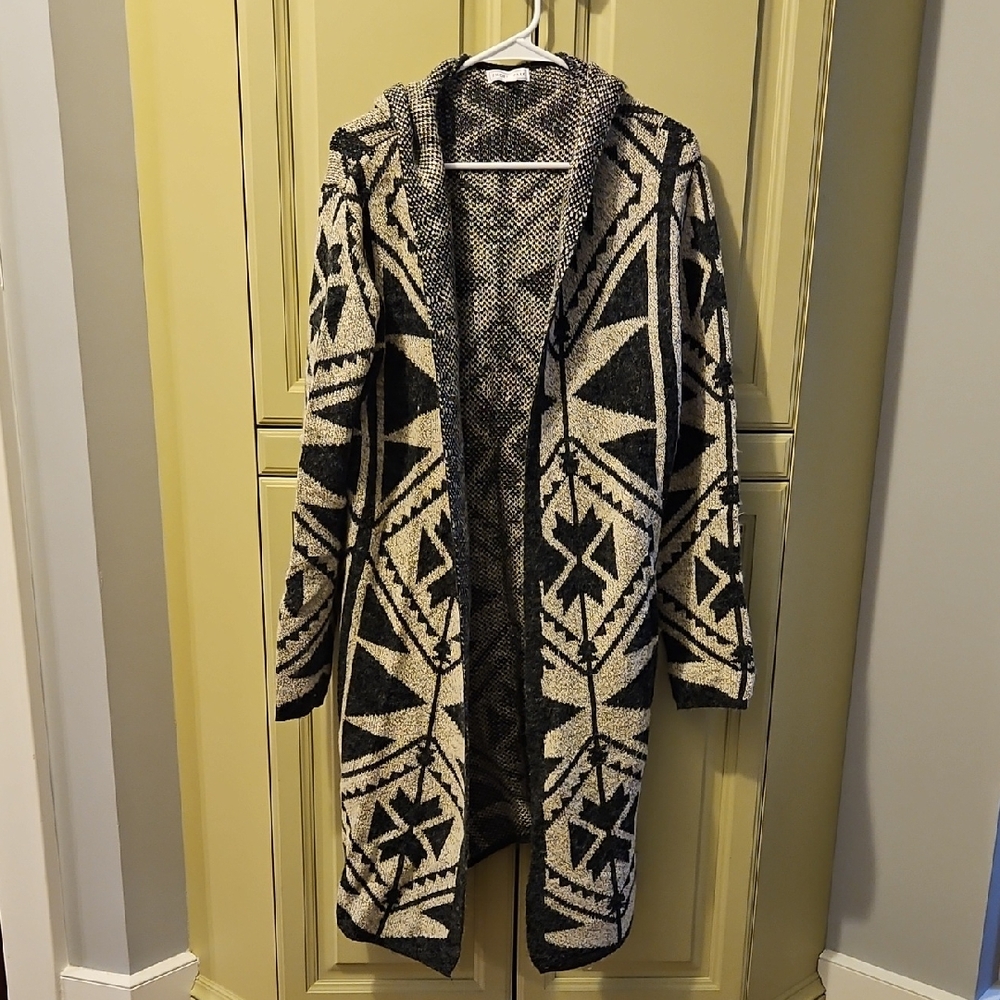 Long Hooded Open-Front Geometric Cardigan Sweater - Black & Cream